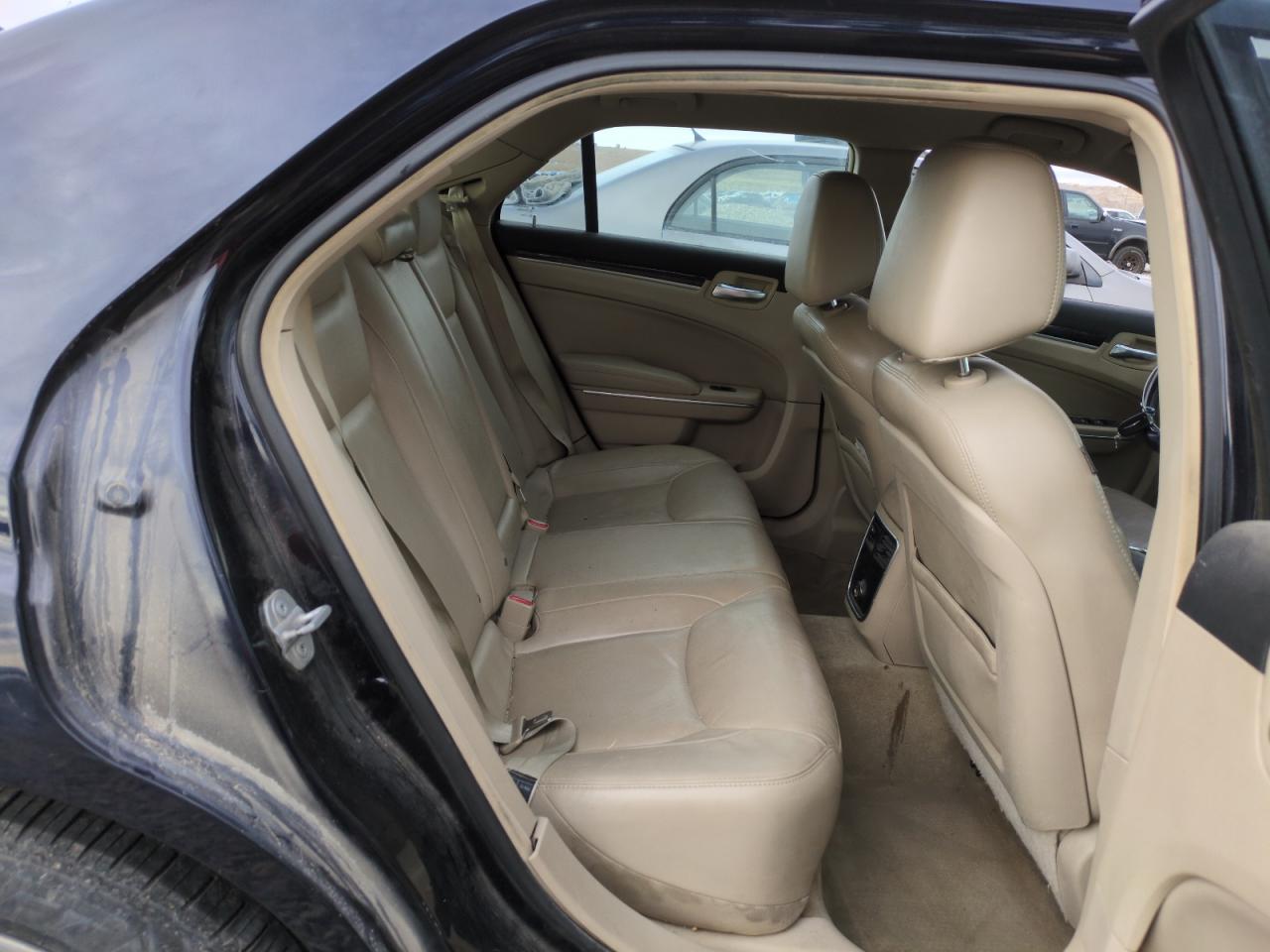 2012 Chrysler 300 - Image 10