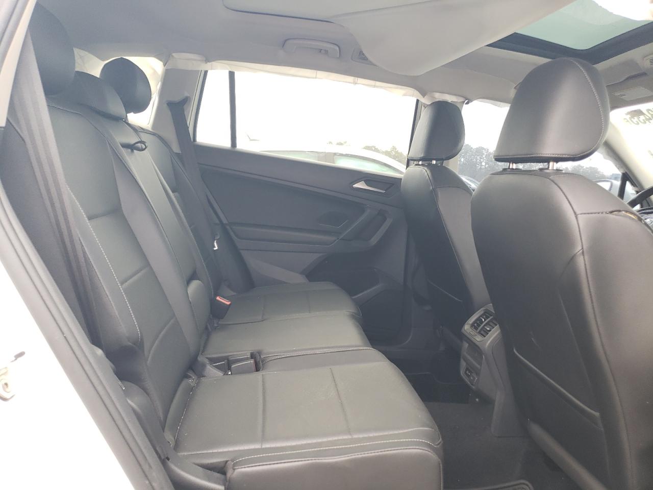 2019 Volkswagen Tiguan - Image 11