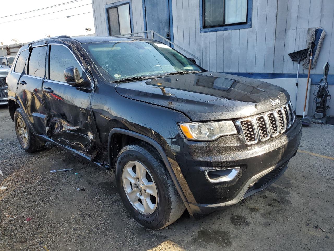 2017 Jeep Grand Cherokee - Image 4