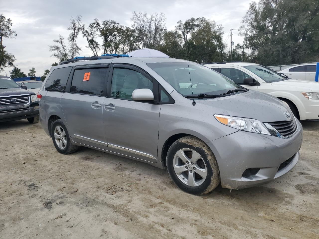 2012 Toyota Sienna - Image 4