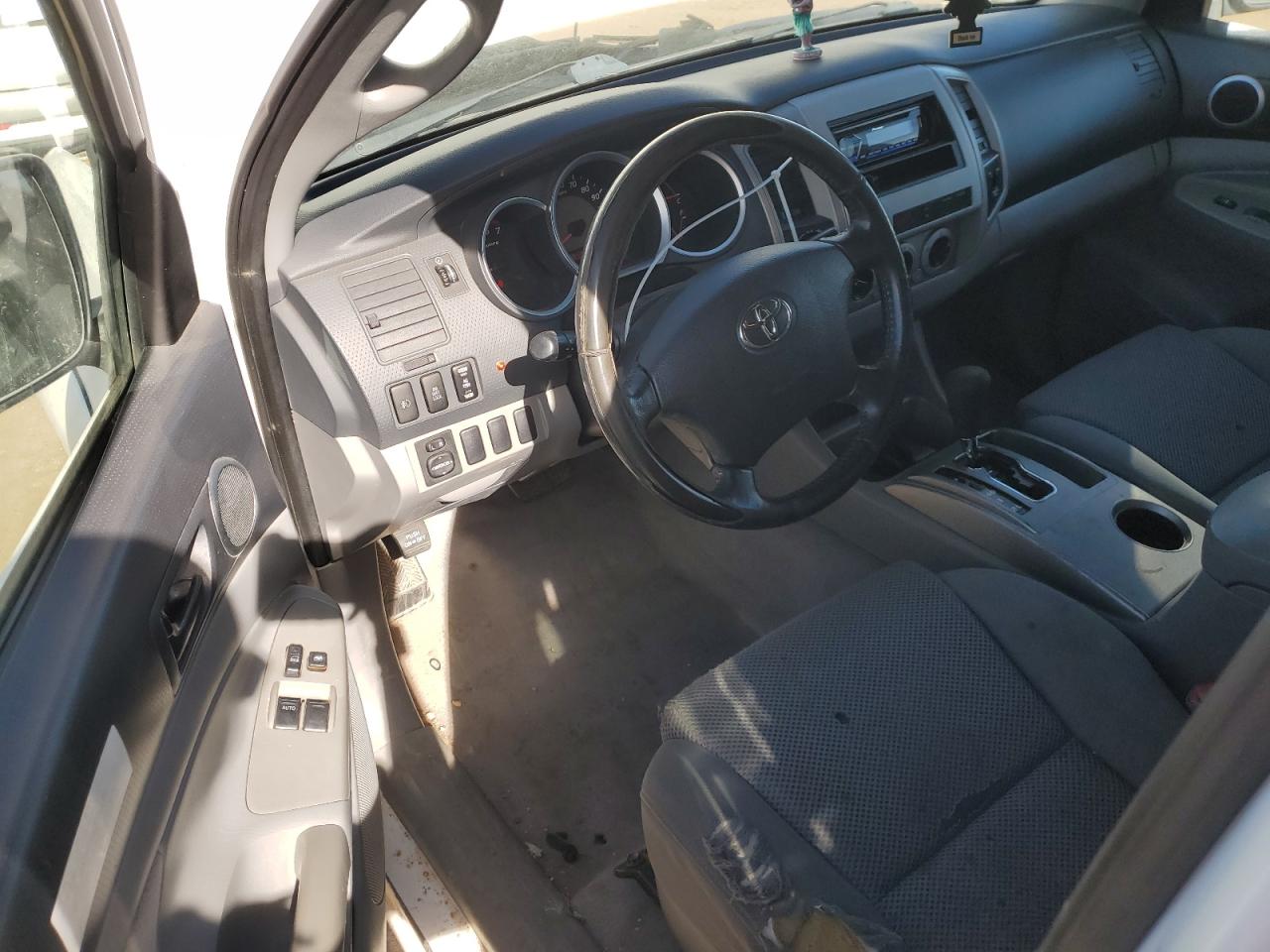 2005 Toyota Tacoma - Image 8