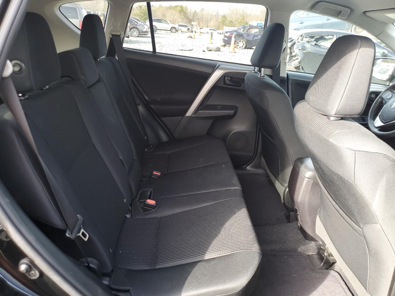 2016 Toyota RAV 4 - Image 11
