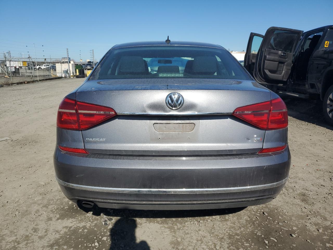 2016 Volkswagen Passat - Image 6