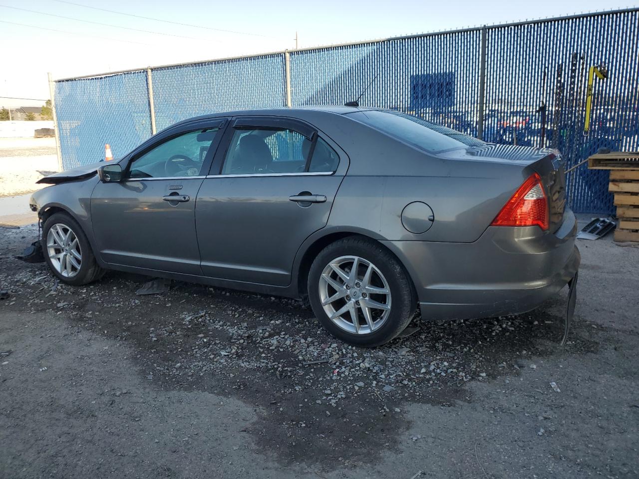 2010 Ford Fusion - Image 2