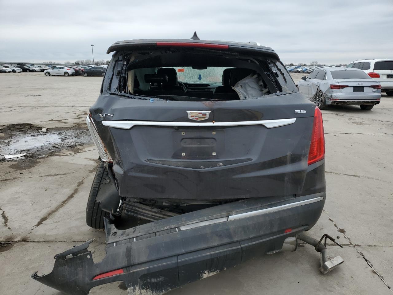 2017 Cadillac XT5 - Image 6