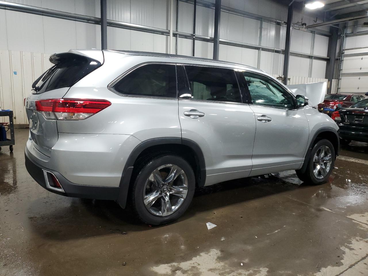 2019 Toyota Highlander - Image 3