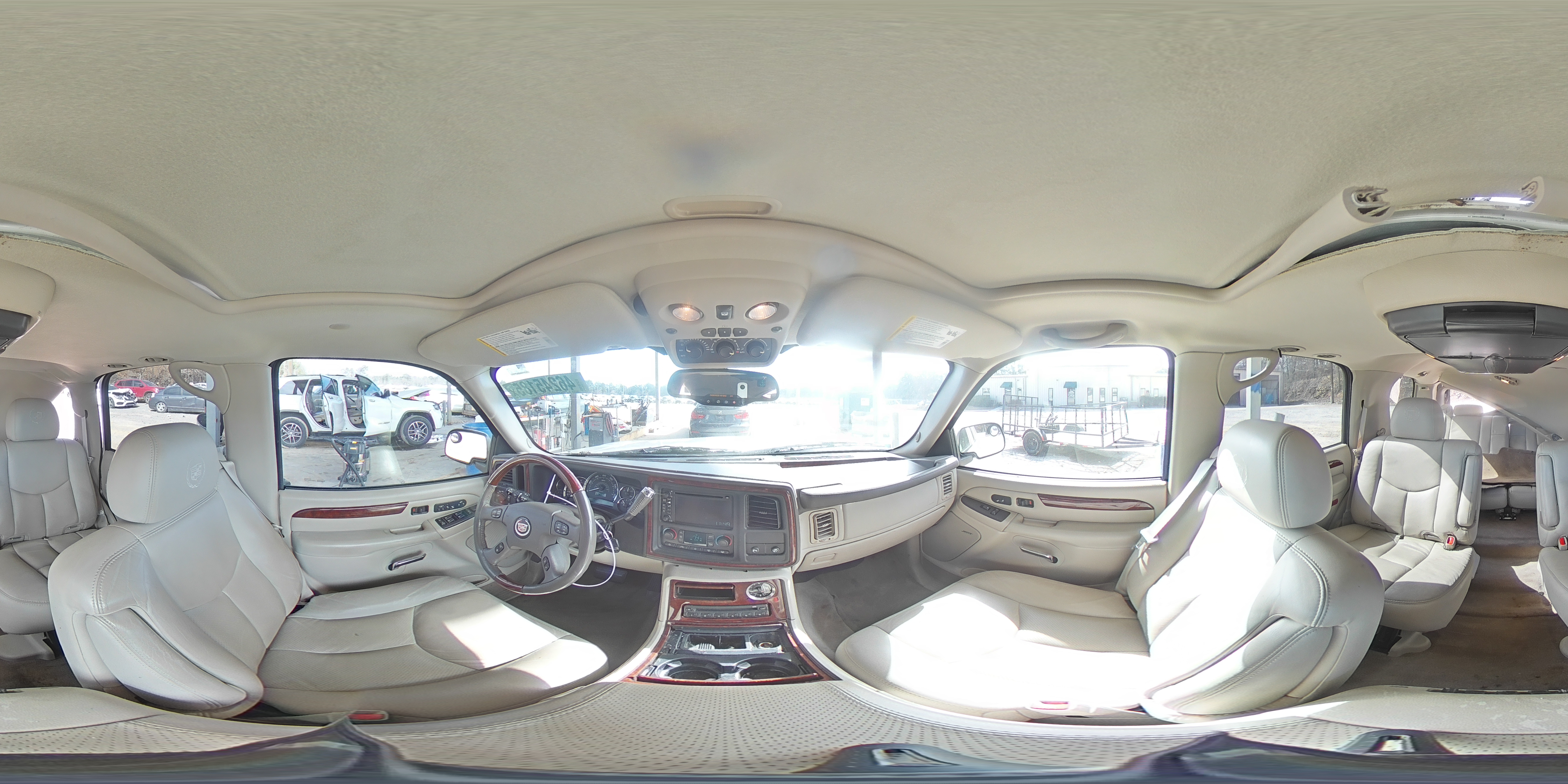 2005 Cadillac Escalade - Image 13