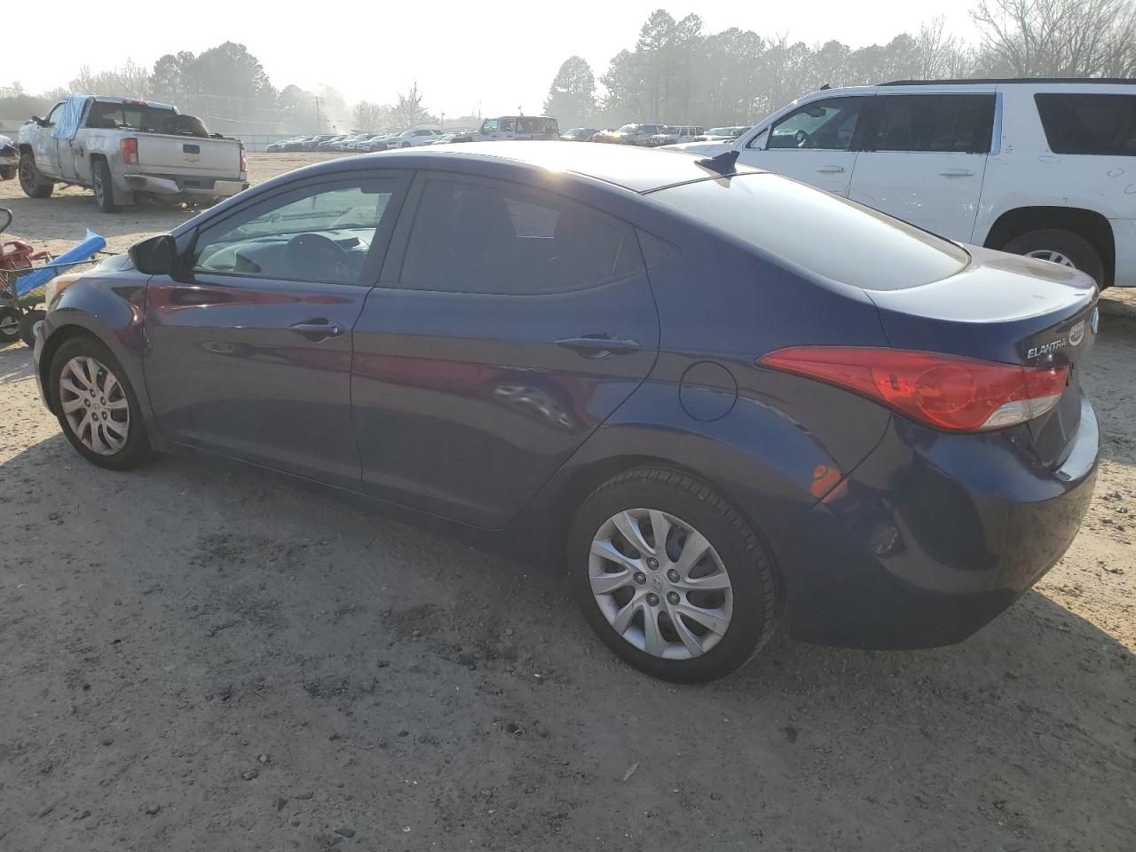 2012 Hyundai Elantra - Image 2