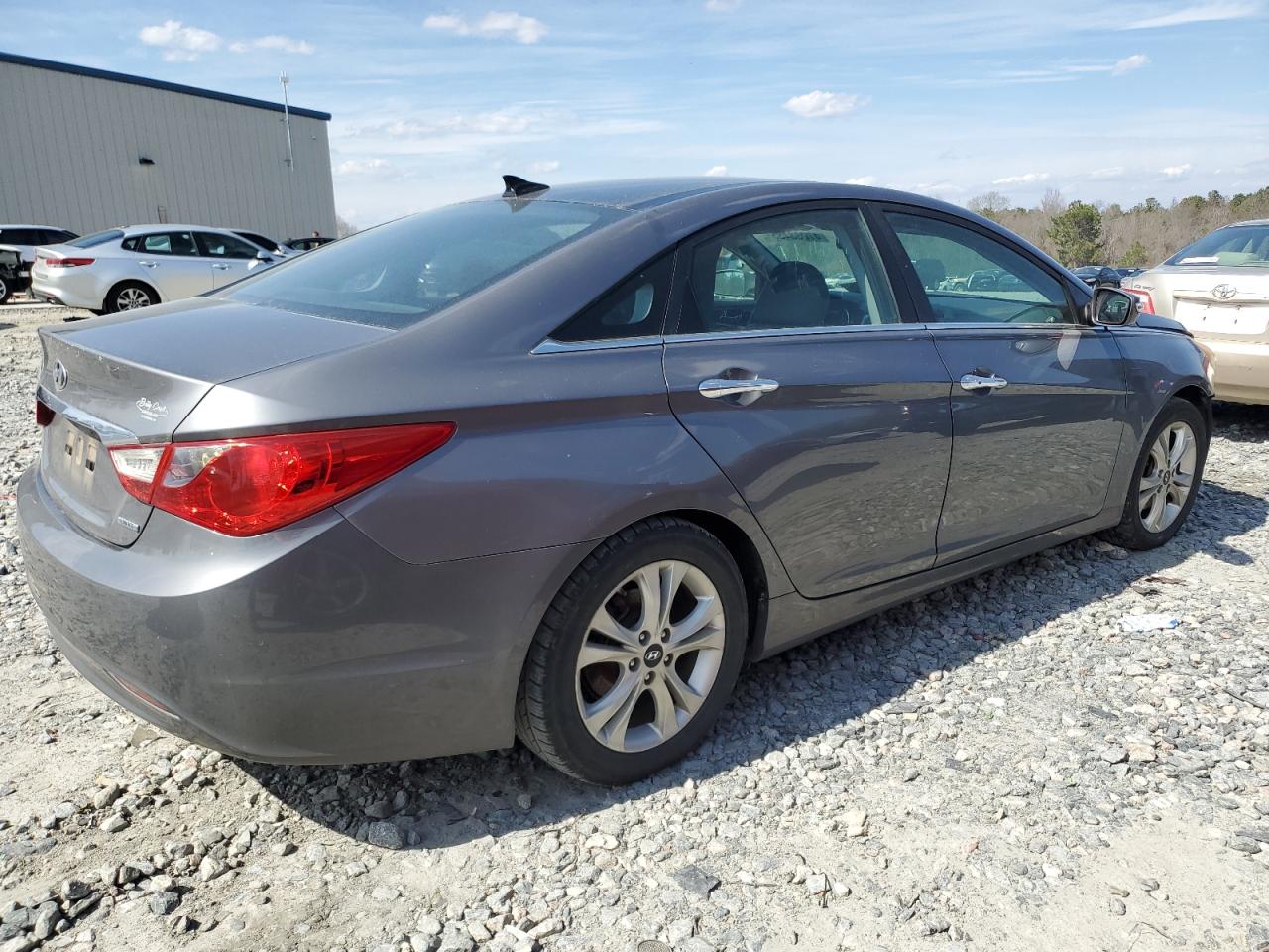 2012 Hyundai Sonata - Image 3