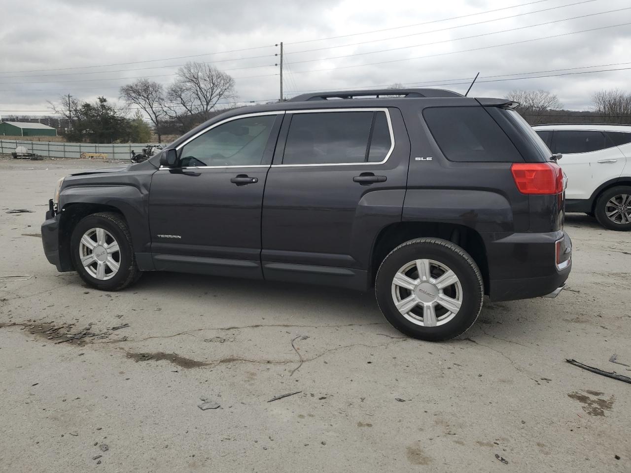 2016 GMC Terrain - Image 2