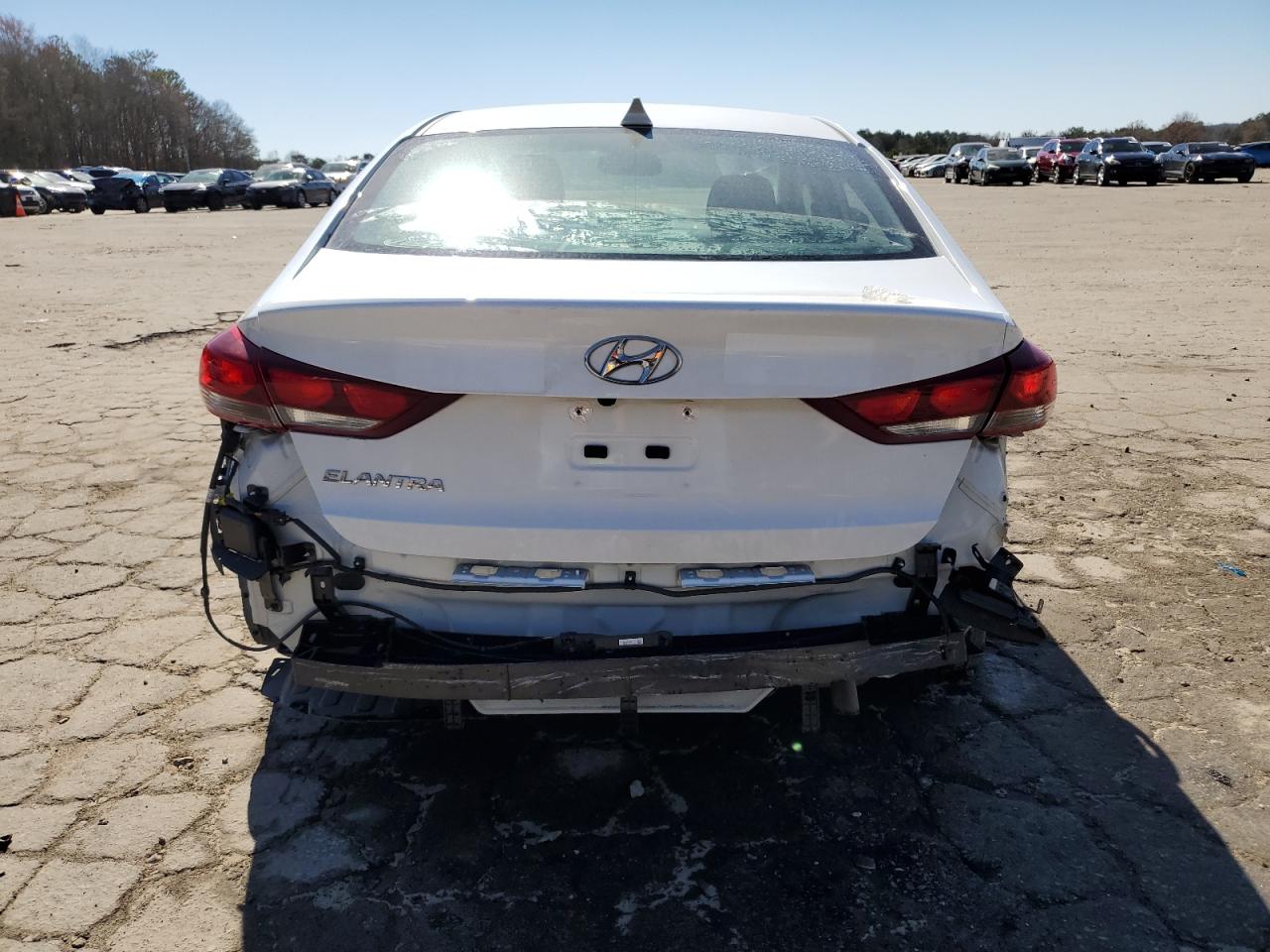 2018 Hyundai Elantra - Image 6