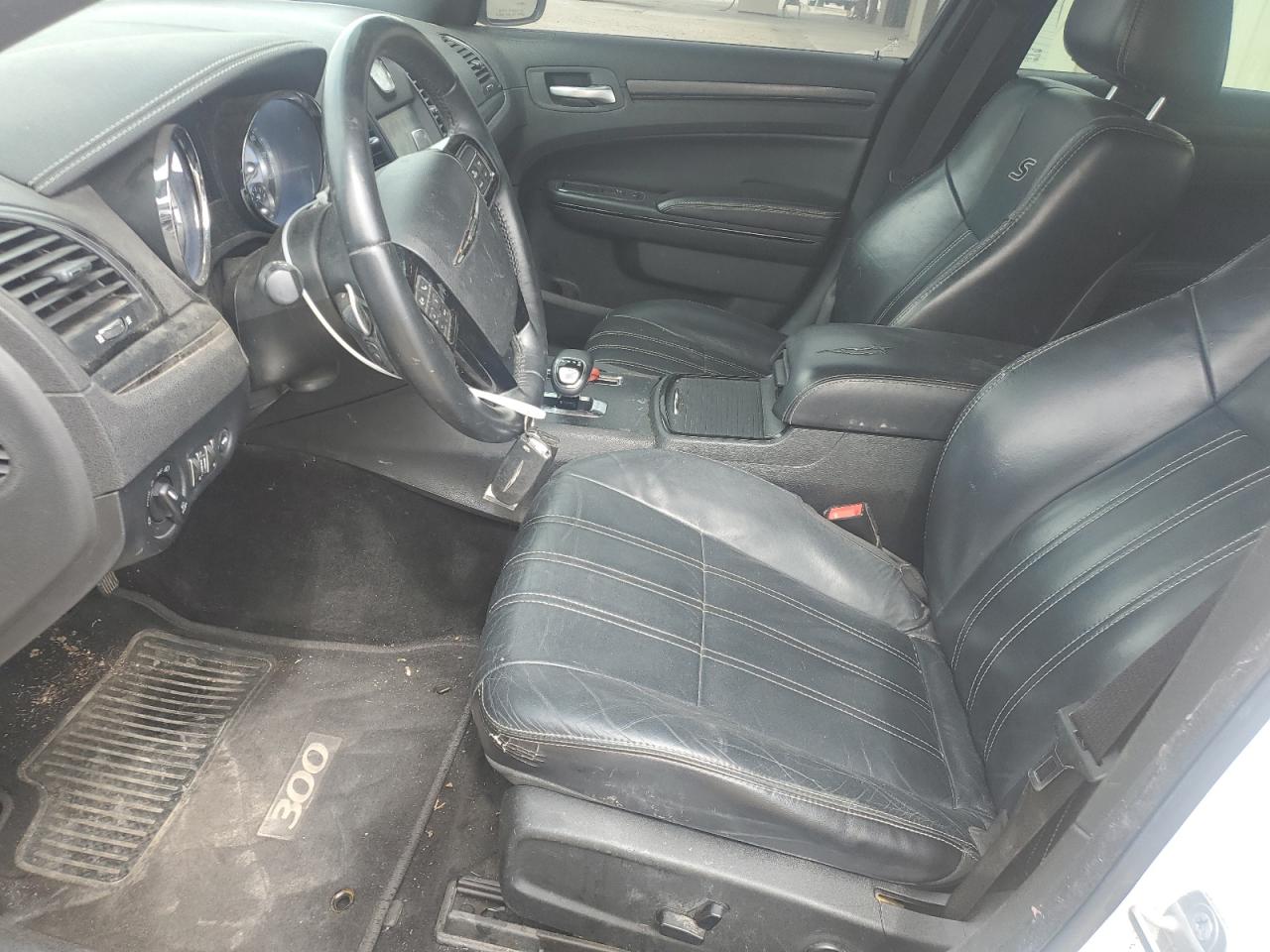 2014 Chrysler 300 - Image 7