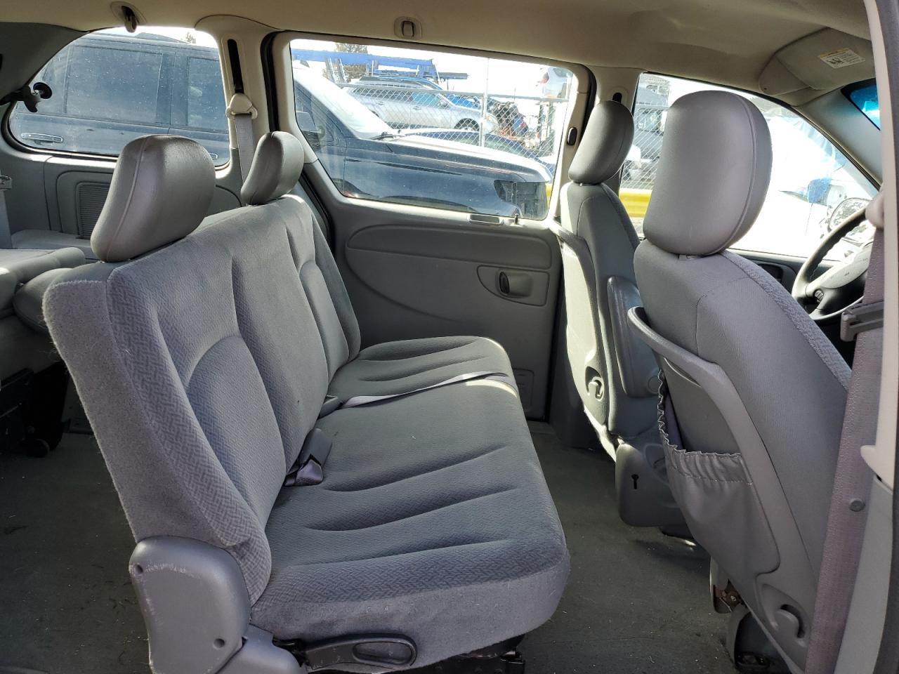 2006 Dodge Caravan - Image 11