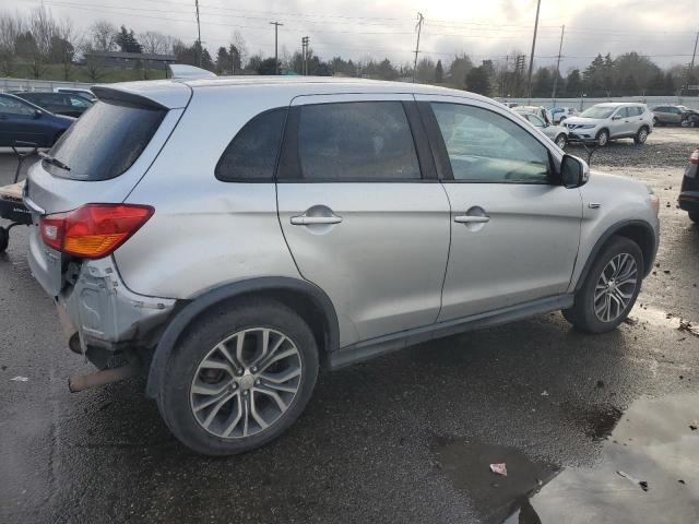  MITSUBISHI OUTLANDER 2019 Srebrny