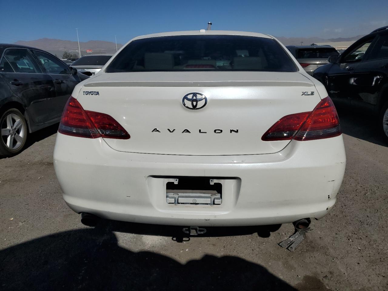 2009 Toyota Avalon - Image 6