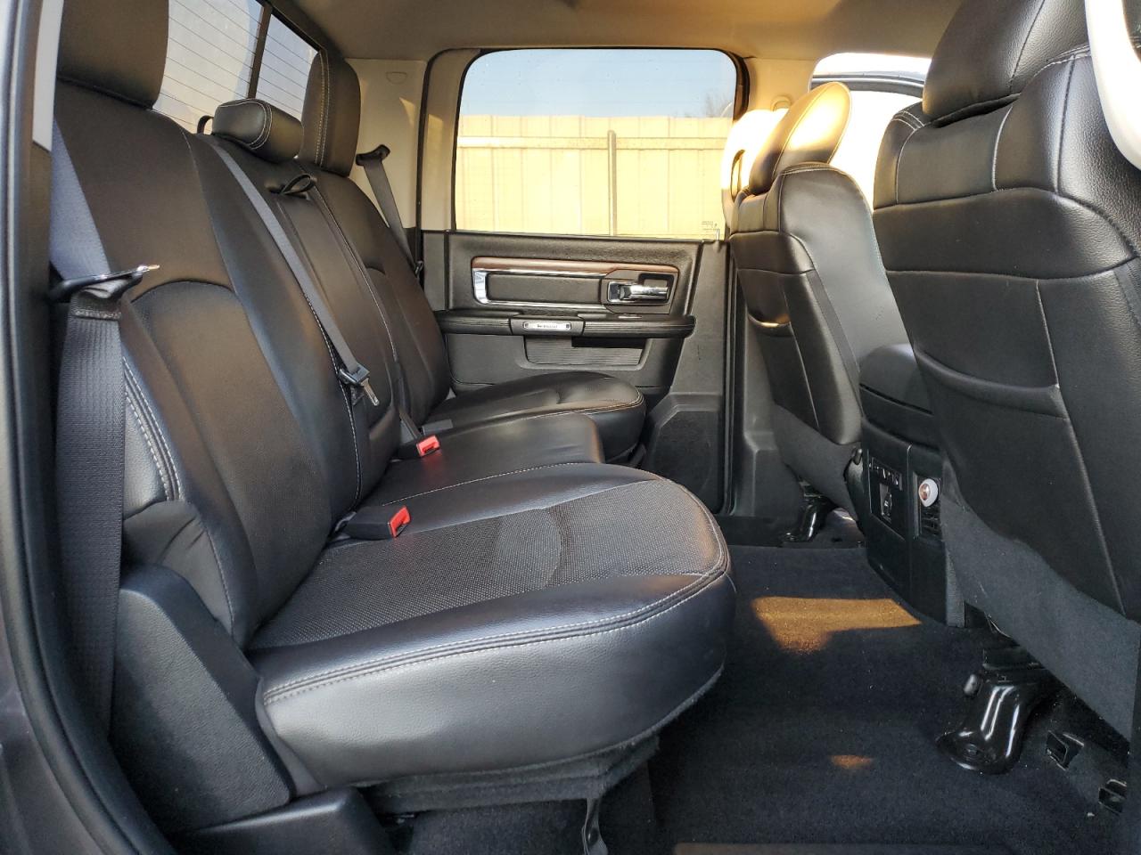 2016 RAM 1500 - Image 10