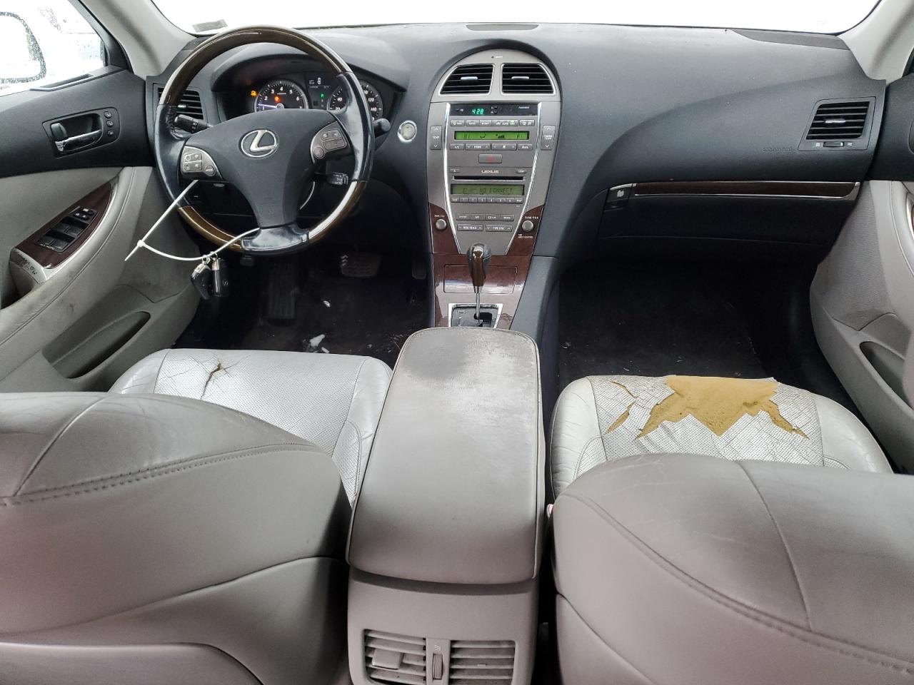 2011 Lexus ES - Image 8