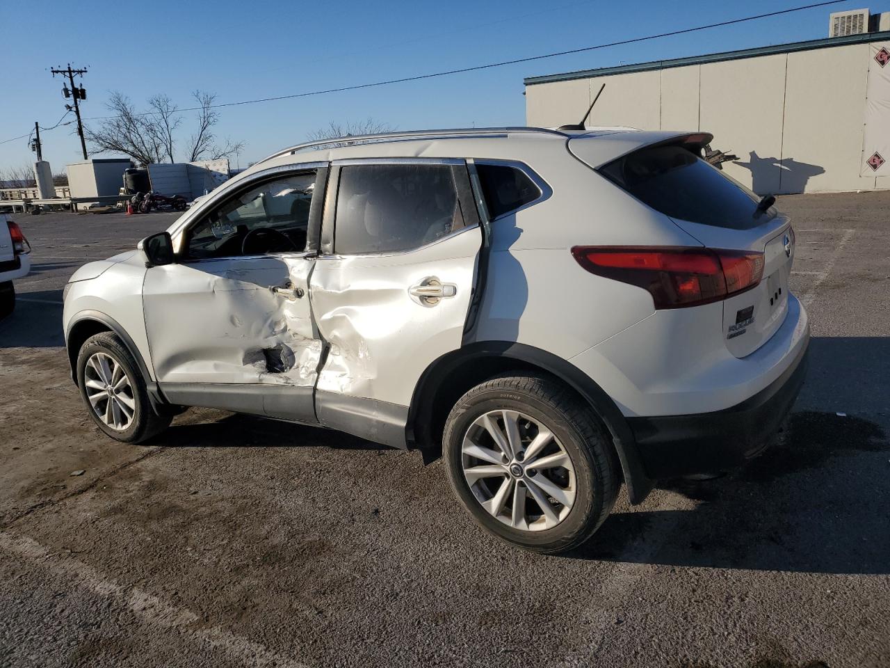 2019 Nissan Rogue - Image 2