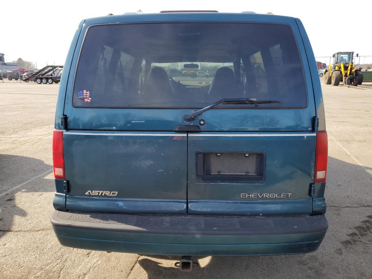 2000 Chevrolet Astro - Image 6