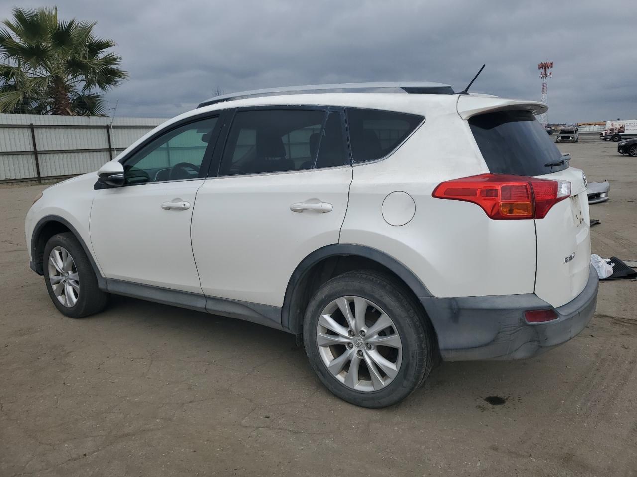 2014 Toyota RAV 4 - Image 2