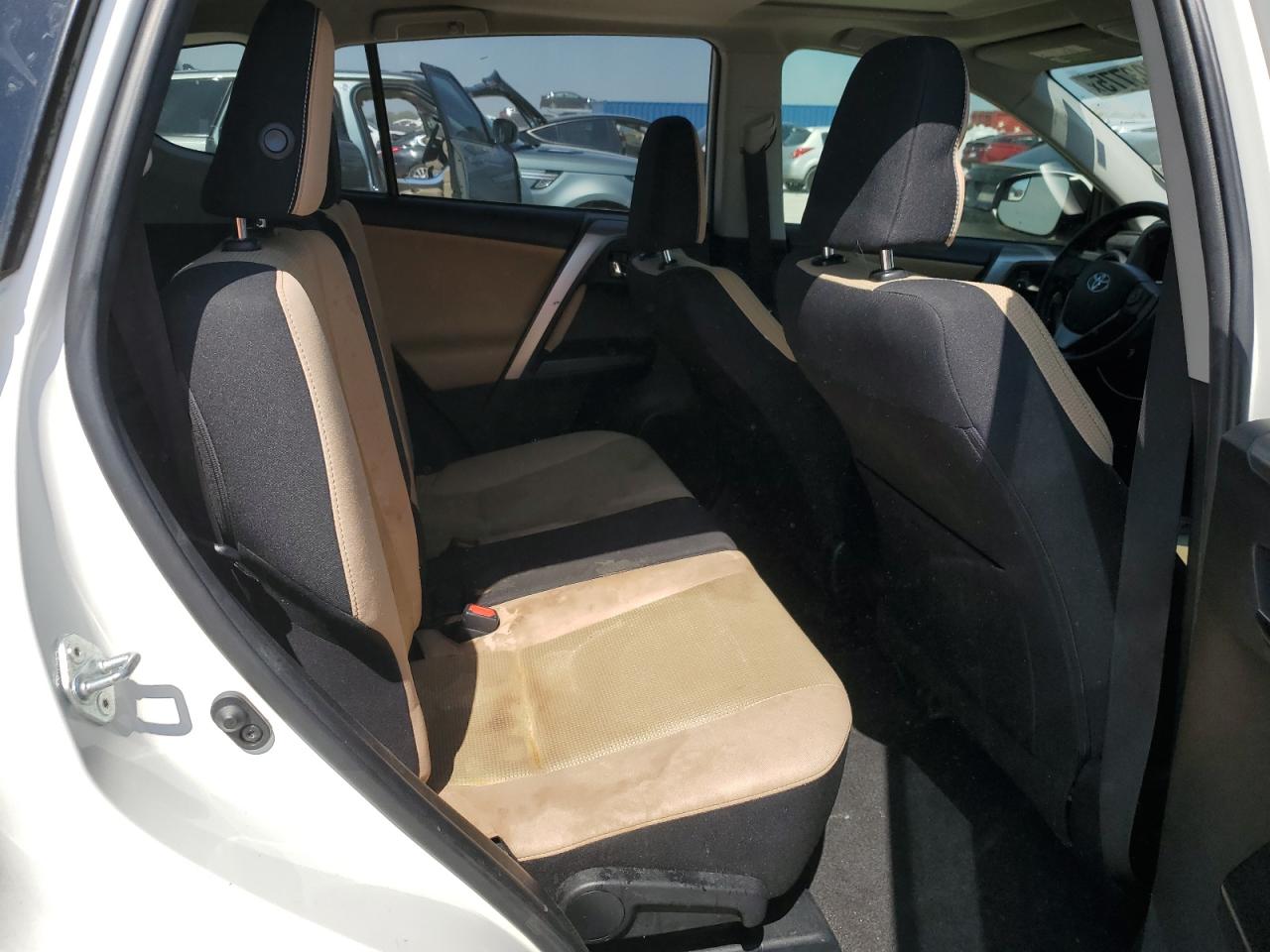 2016 Toyota RAV 4 - Image 11