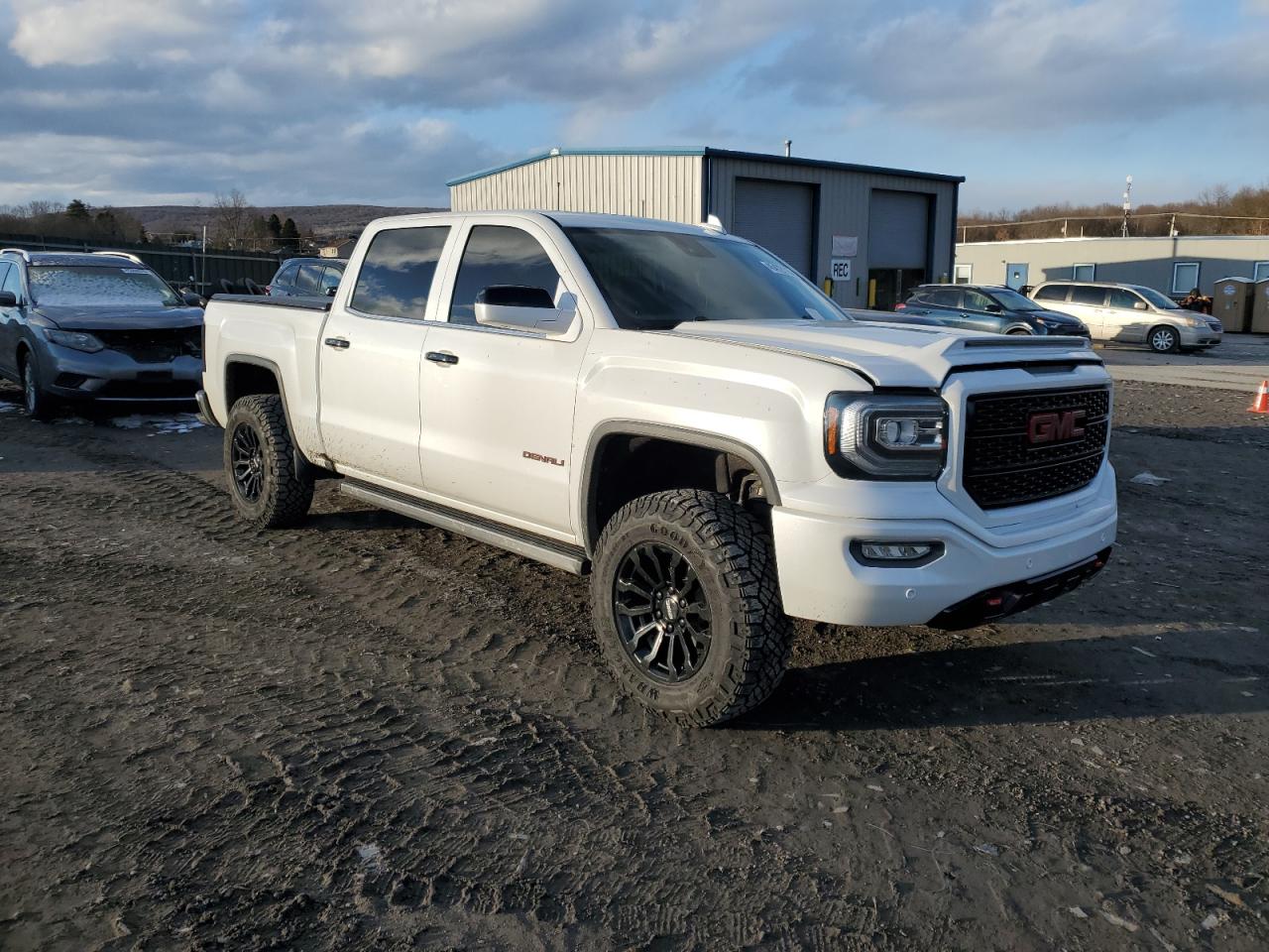 2017 GMC Sierra - Image 4