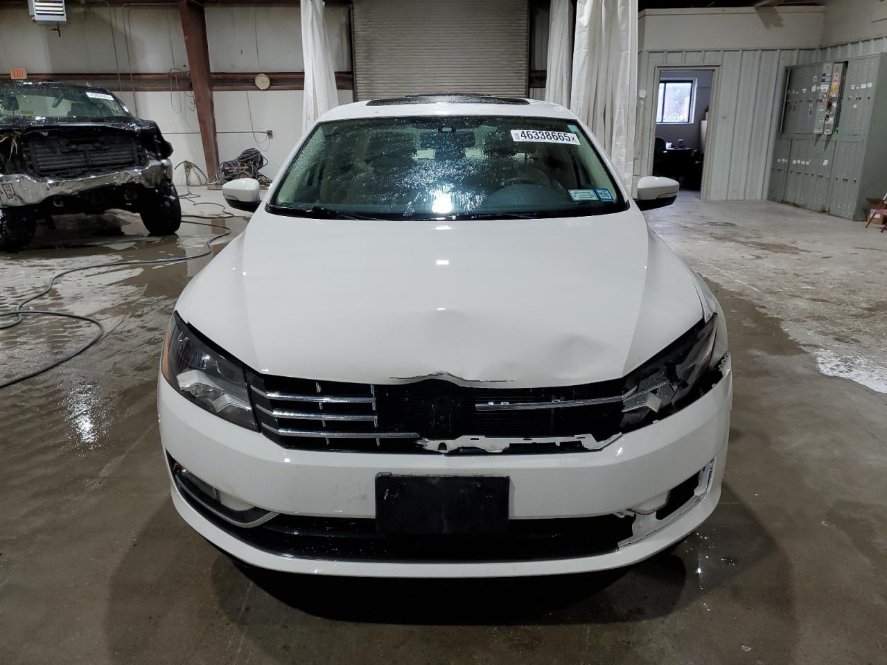 2014 Volkswagen Passat - Image 5