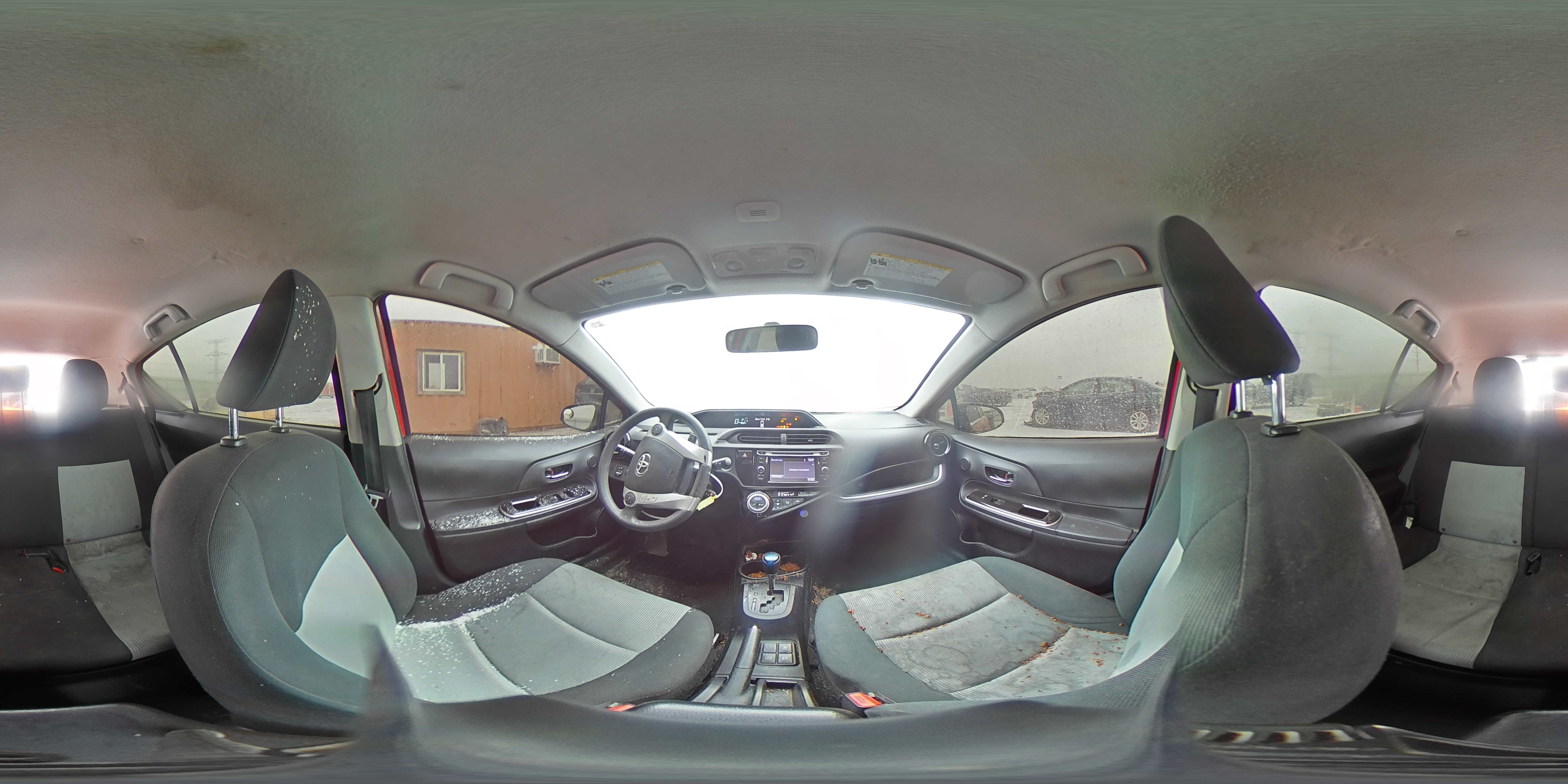 2015 Toyota Prius - Image 13
