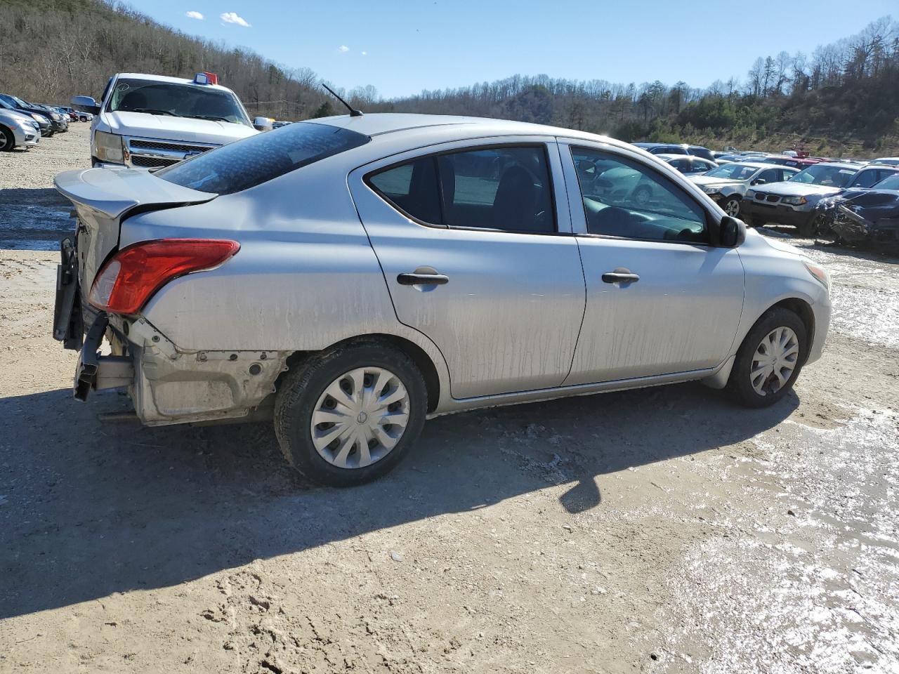 2015 Nissan Versa - Image 3
