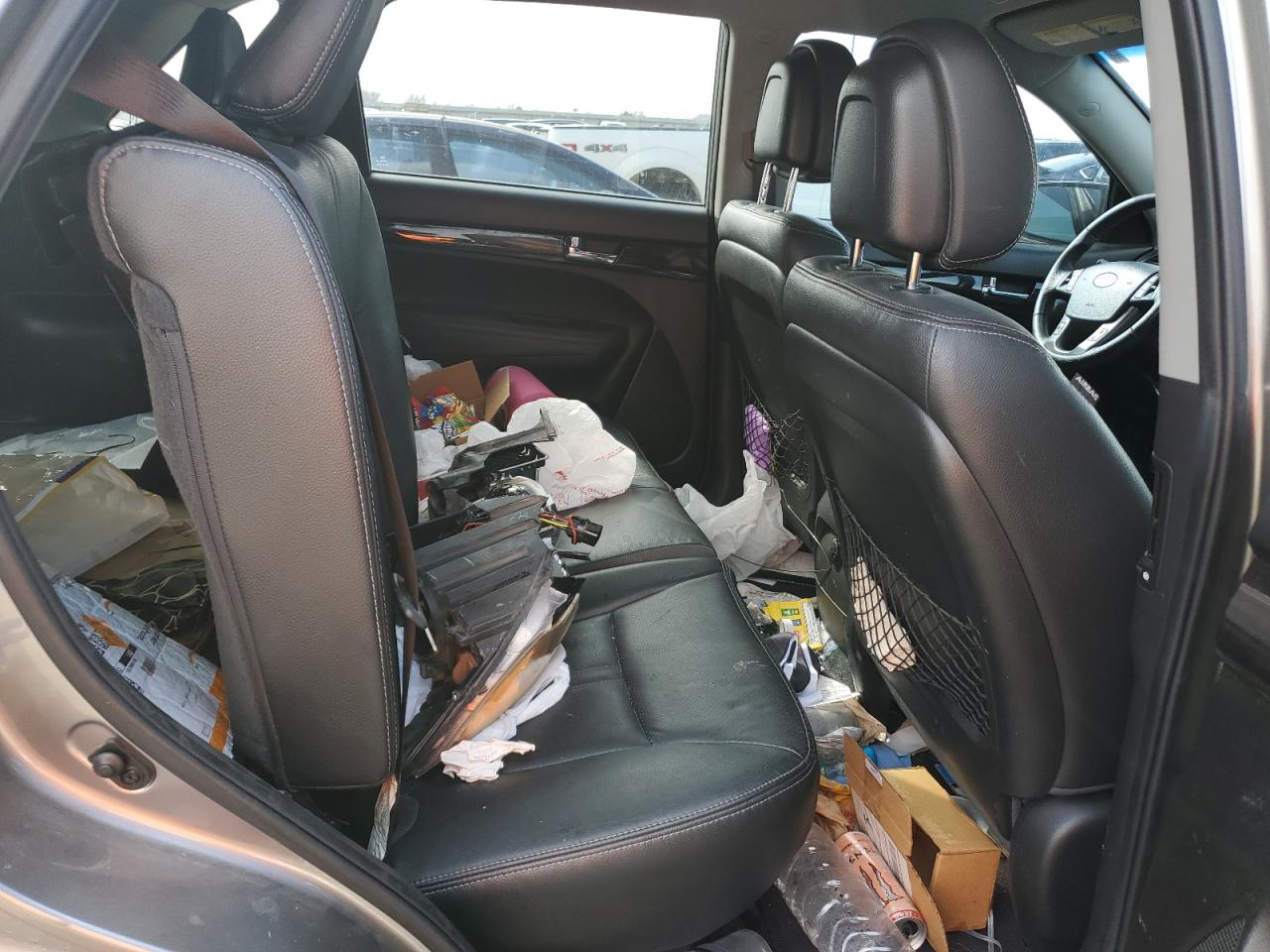 2011 Kia Sorento - Image 10