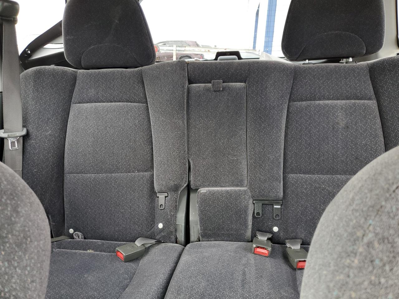 2004 Hyundai Santa Fe - Image 10