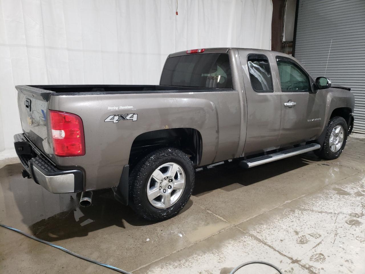 2013 Chevrolet Silverado - Image 3