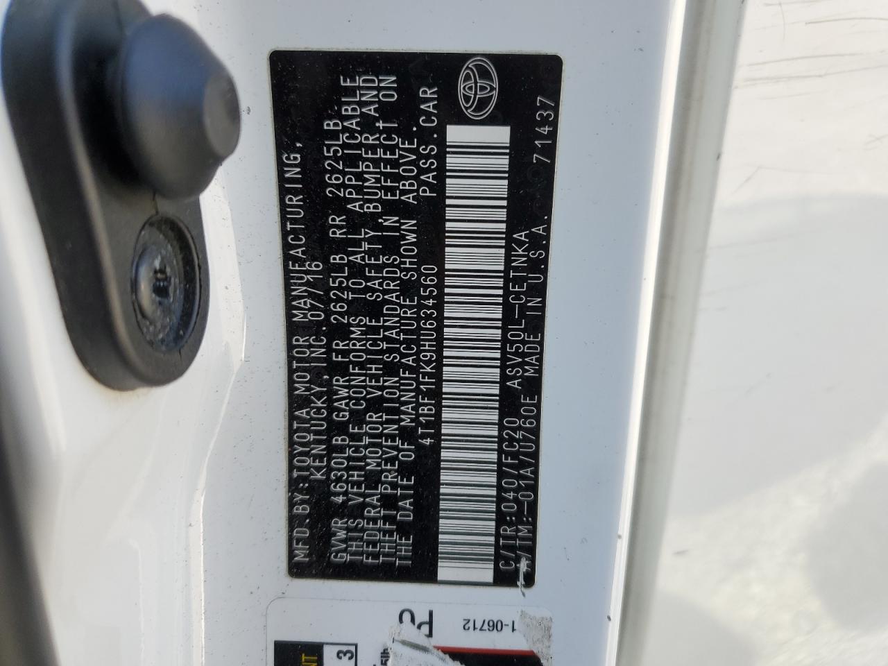2017 Toyota Camry - Image 15