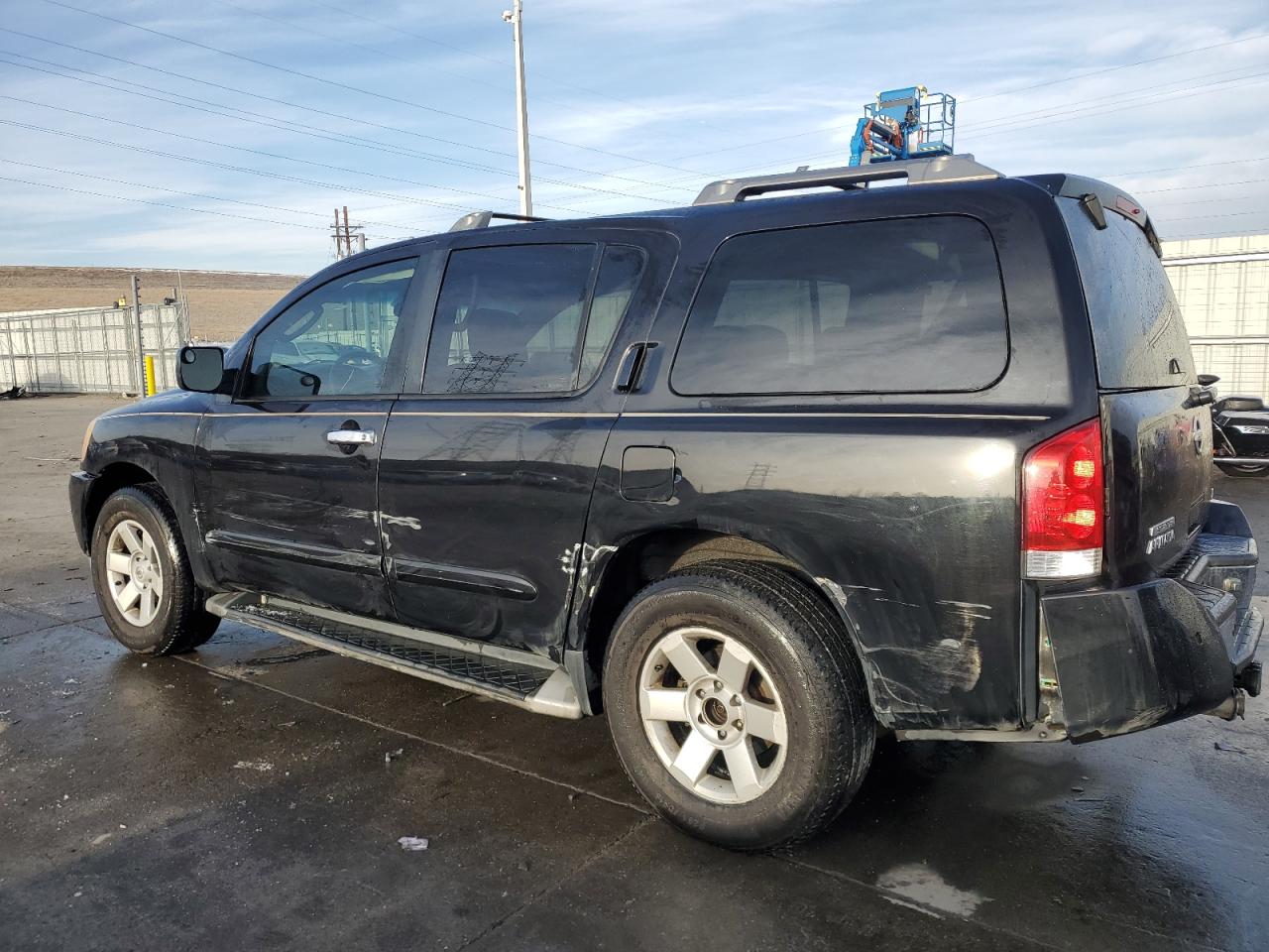 2004 Nissan Armada - Image 2