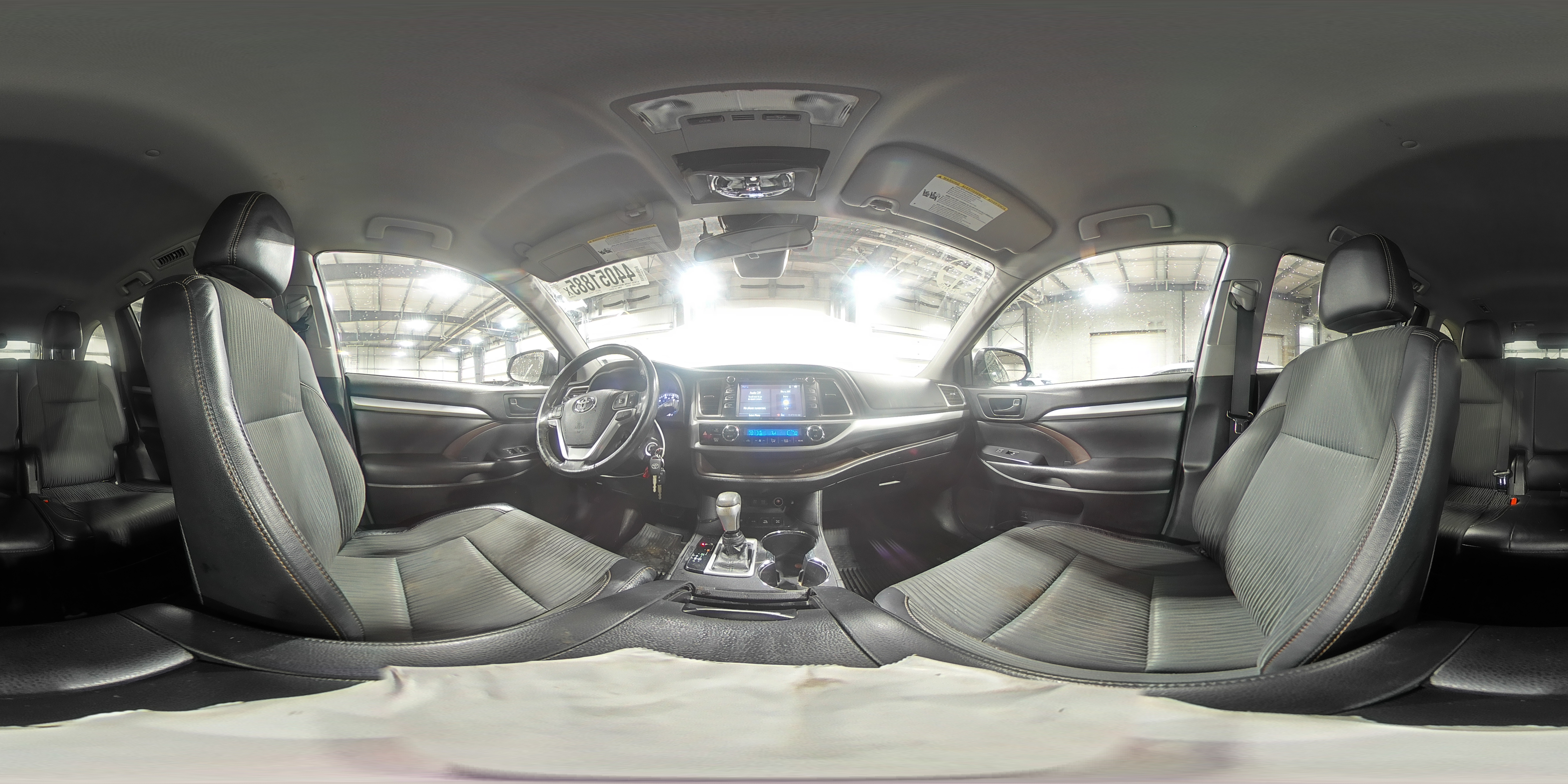 2018 Toyota Highlander - Image 15