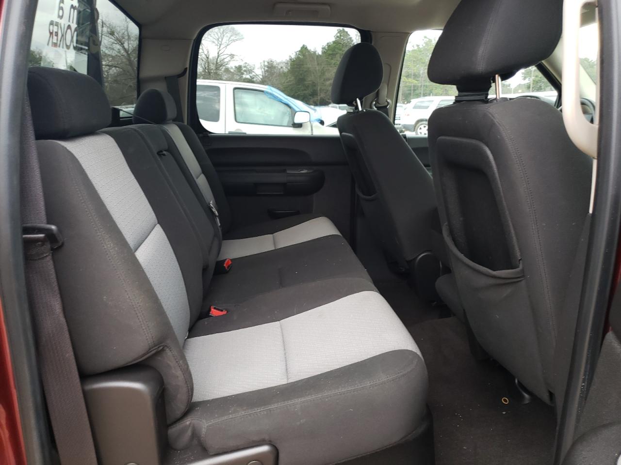 2009 Chevrolet Silverado - Image 11