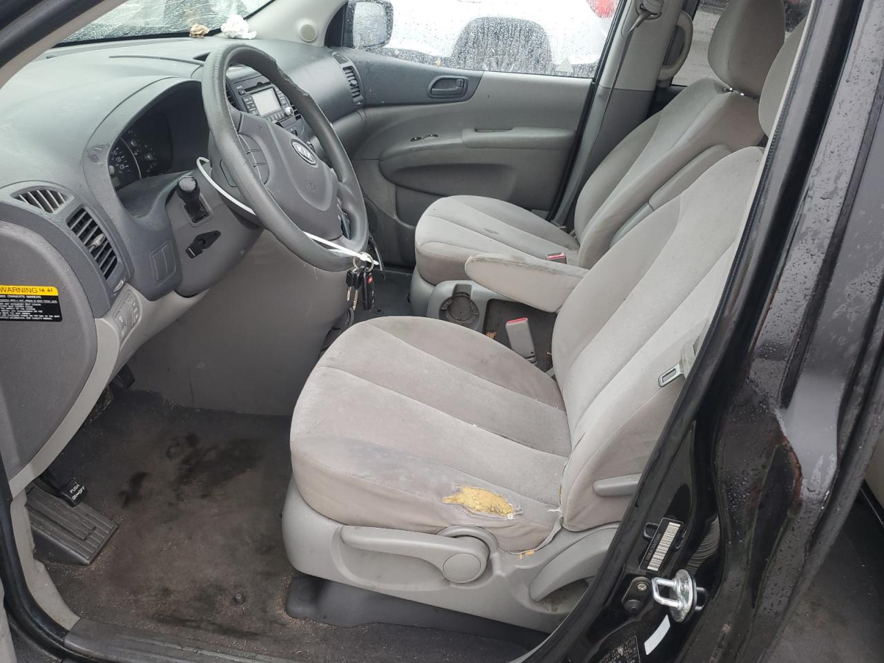 2010 Kia Sedona - Image 7