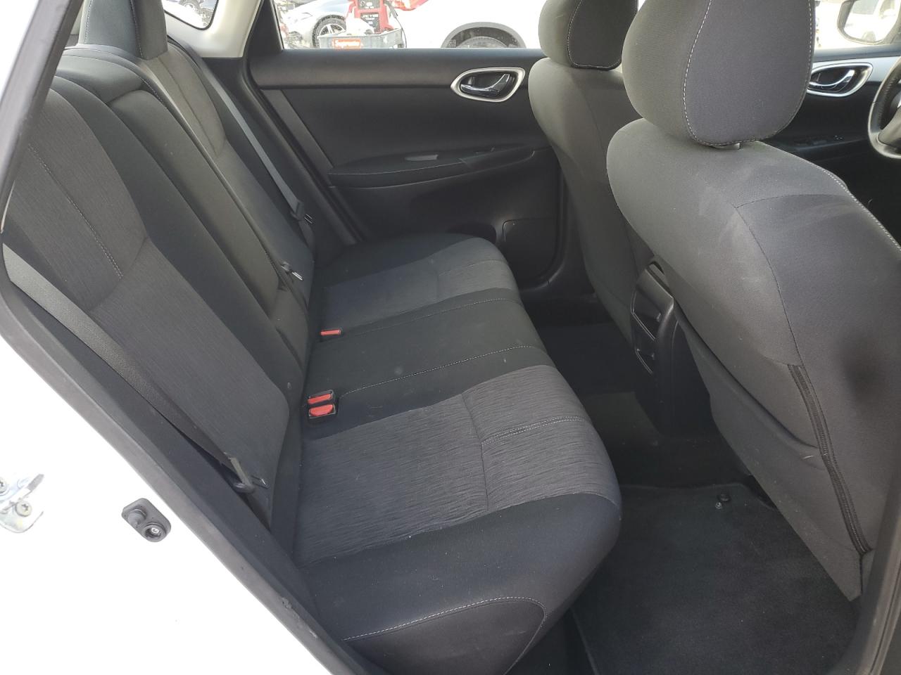 2015 Nissan Sentra - Image 10