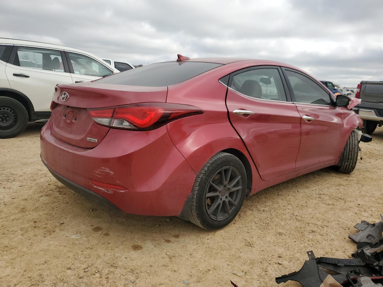 2014 Hyundai Elantra - Image 3