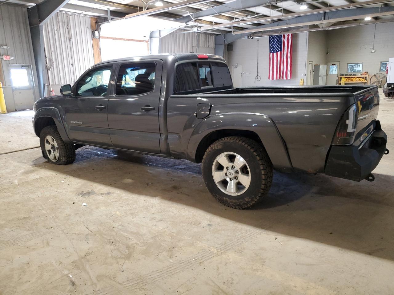 2010 Toyota Tacoma - Image 2