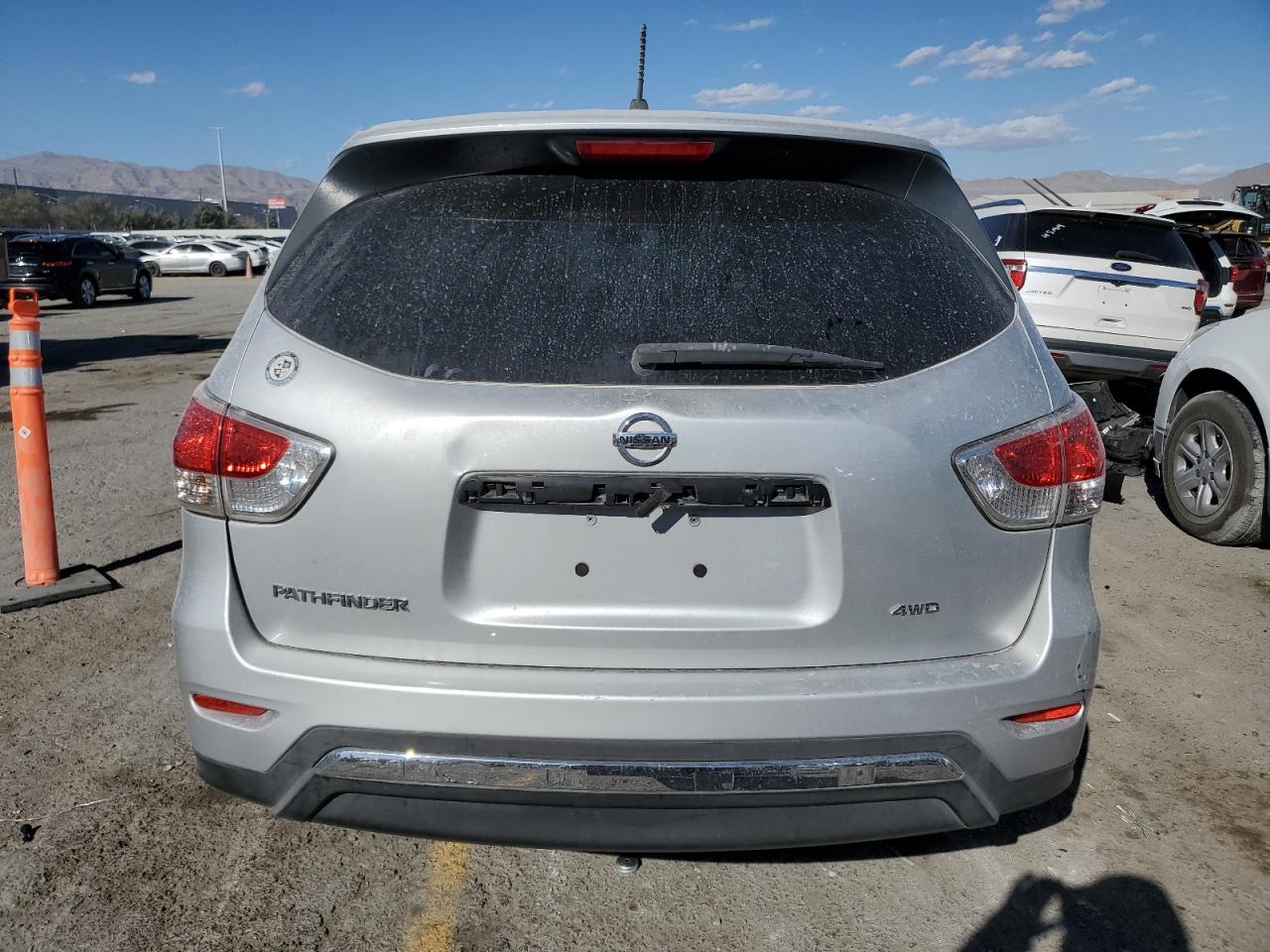 2013 Nissan Pathfinder - Image 6