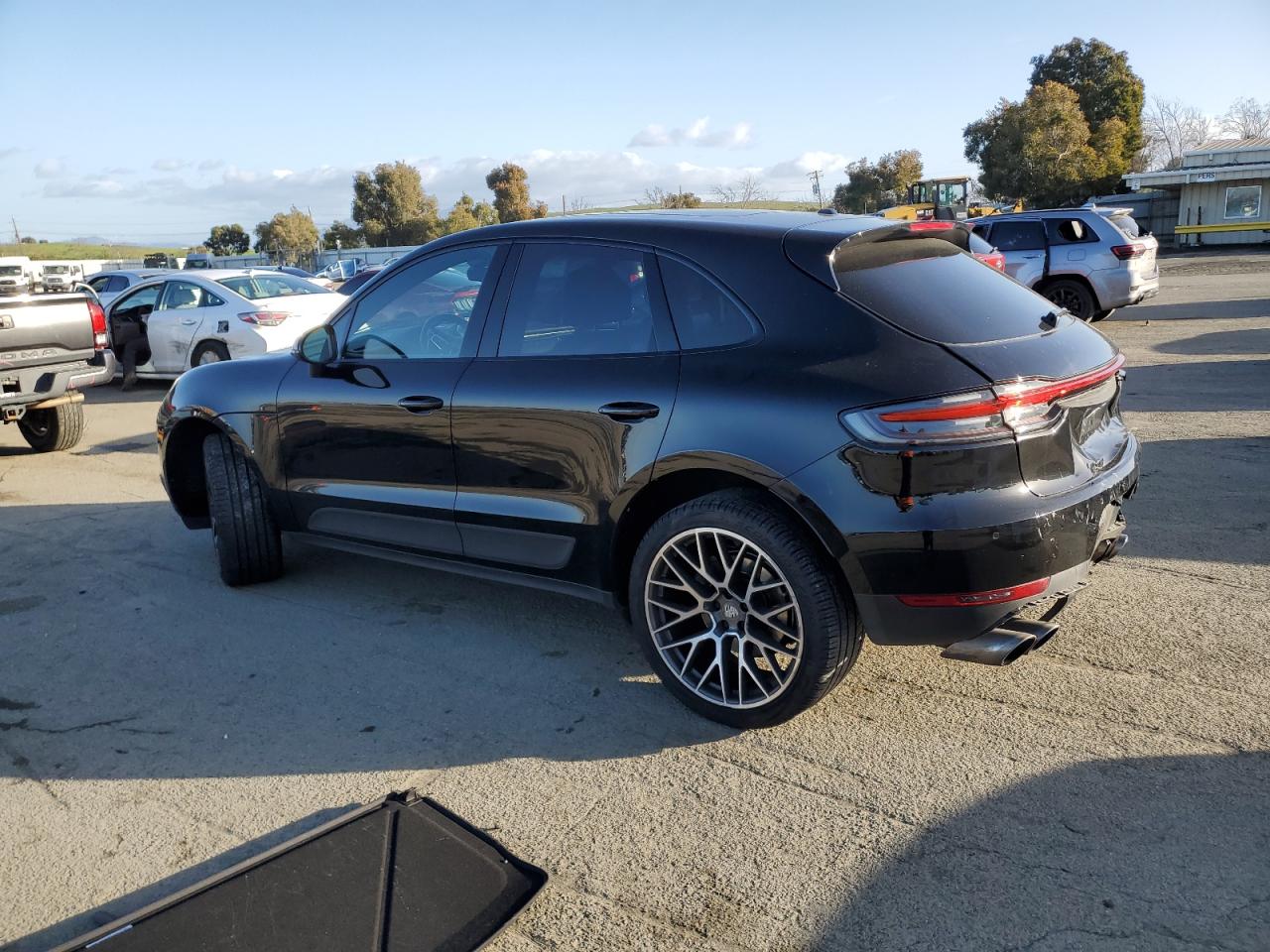 2021 Porsche Macan - Image 2