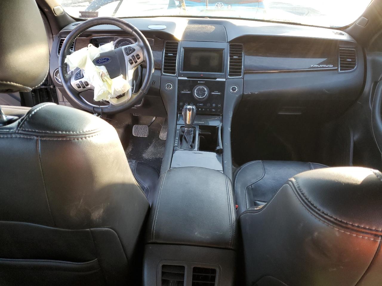 2018 Ford Taurus - Image 8