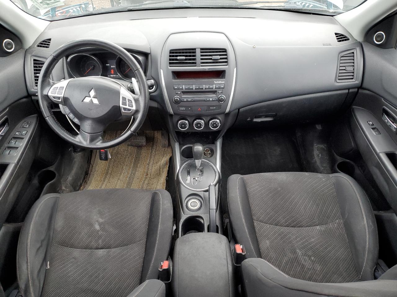 2013 Mitsubishi Outlander - Image 8