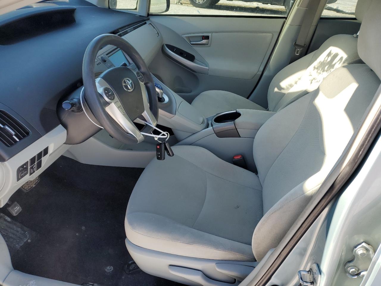 2014 Toyota Prius - Image 7