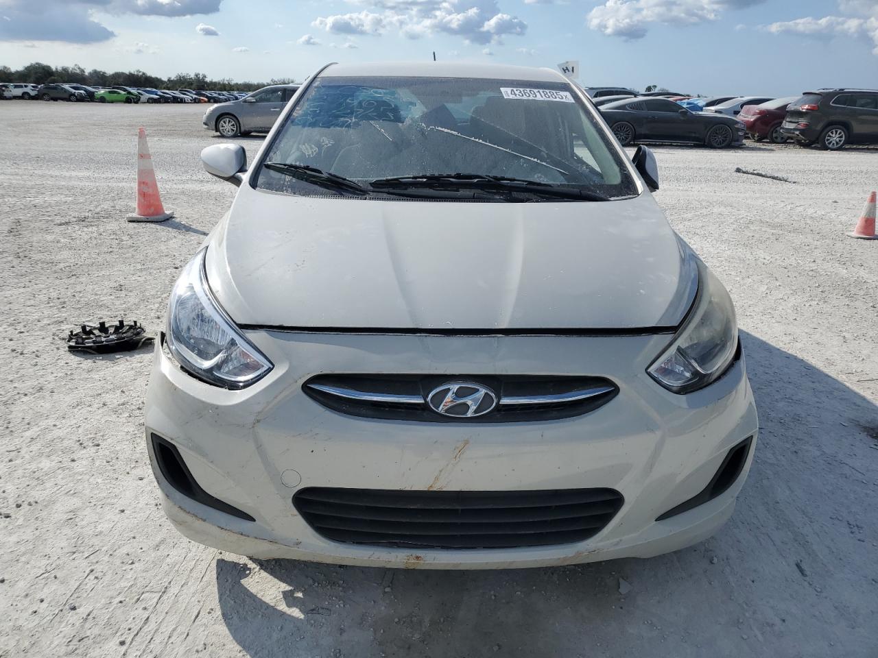 2016 Hyundai Accent - Image 5