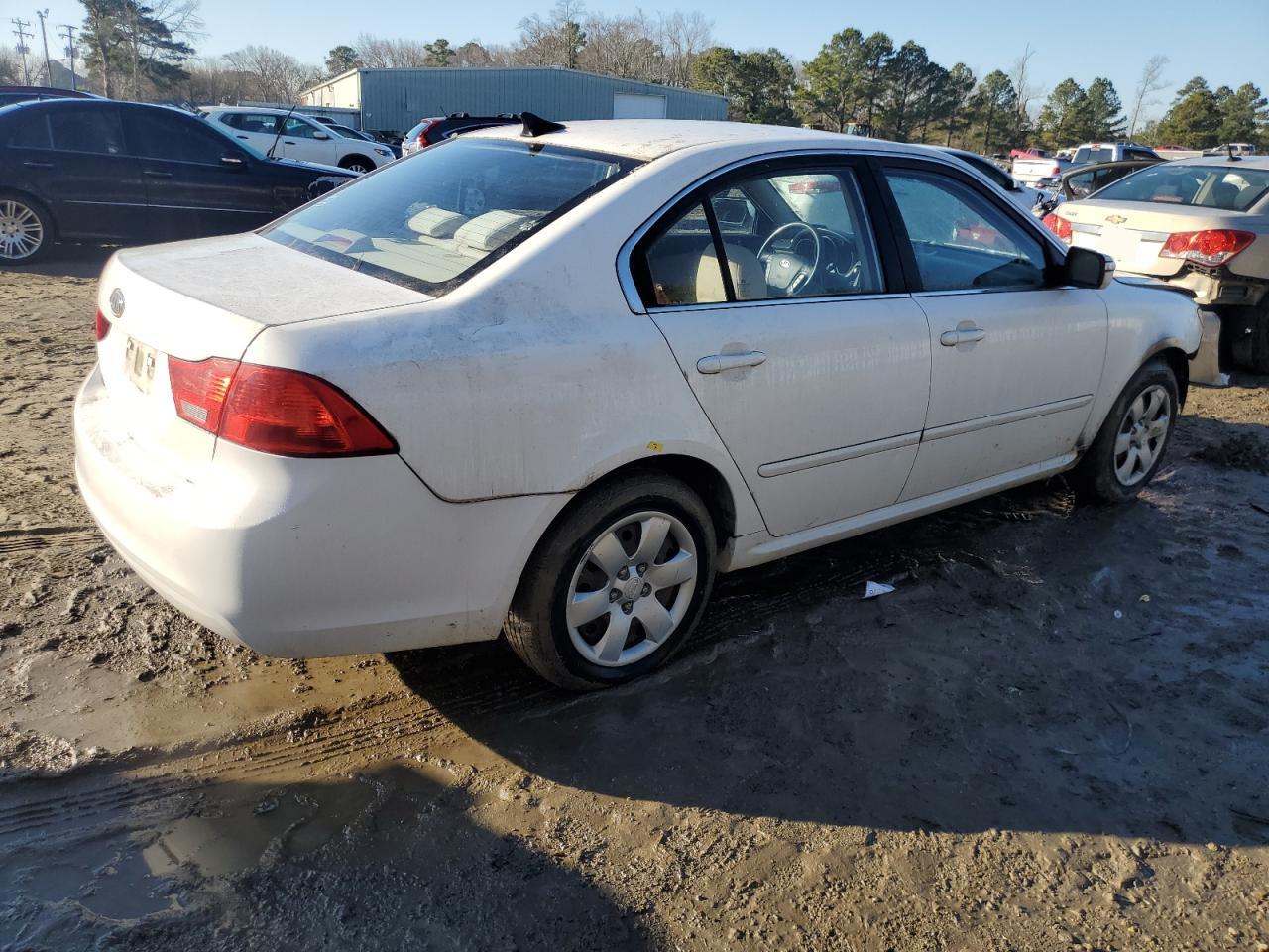 2010 Kia Optima - Image 3