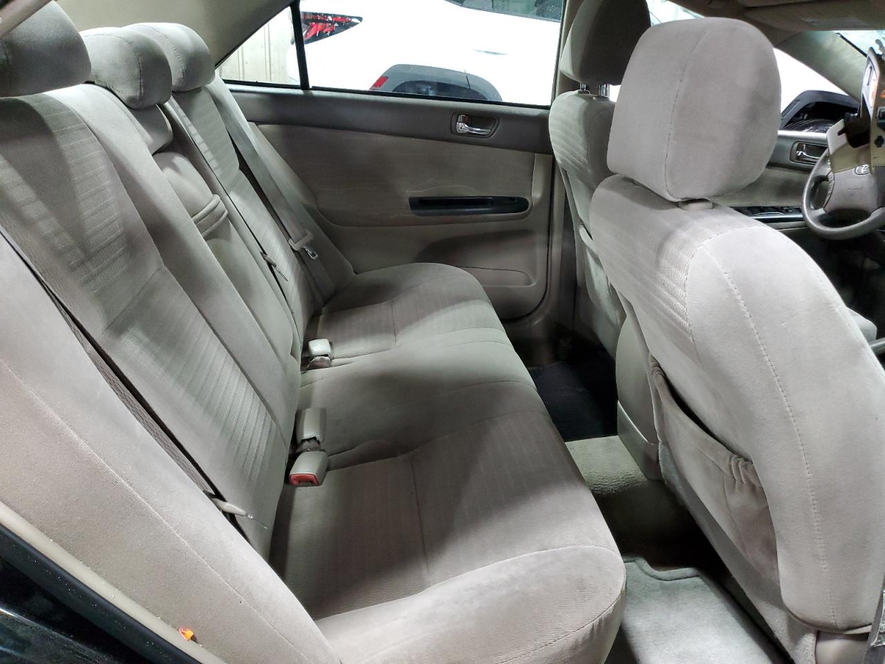 2005 Toyota Camry - Image 10