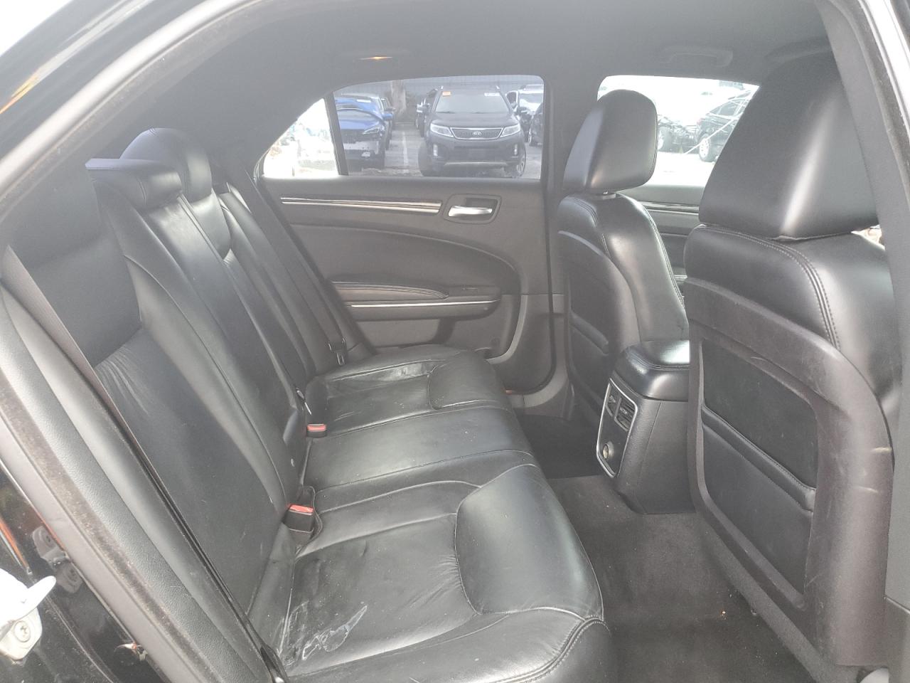 2011 Chrysler 300 - Image 10