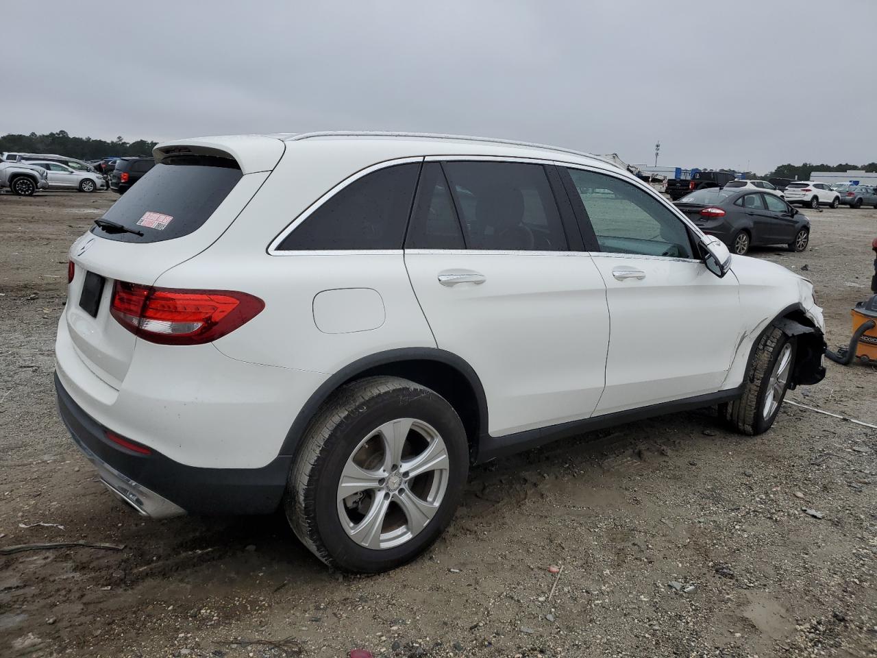2016 Mercedes-Benz GLC - Image 3